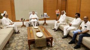 உ.பி. தேர்தல்...து.மு. பதவி, ராஜ்யசபா சீட்- சொன்னபடி நடக்கலைன்னா.. பாஜக-வை மிரட்டும் லோக்கல் கட்சி! 