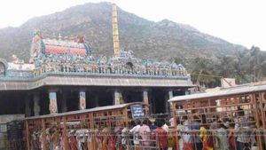 கொரோனா லாக்டவுன் : திருவண்ணாமலையில் பவுர்ணமி கிரிவலத்திற்கு தடை - ஆட்சியர் உத்தரவு 