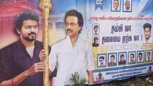 'தம்பி வா தலைமை ஏற்க வா'..  ஸ்டாலின் விஜய்யை அழைப்பது போல் போஸ்டர்.. திகைக்க வைத்த ரசிகர்கள் 