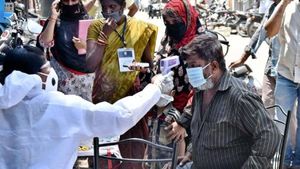 உலகில் கொரோனாவால் 20.69 கோடி பேர் பாதிப்பு - அமெரிக்காவில் ஒன்றரை லட்சம் தாண்டிய தினசரி கேஸ்கள் 