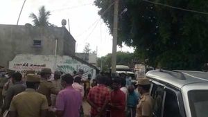 நள்ளிரவில் அலறிய மனைவி, மாமியார்..  கடப்பாறையால் முருகன் செய்த பயங்கரம்.. கள்ளக்குறிச்சி ஷாக் 