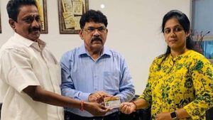 கோவை பாரதியார் பல்கலை. யிலேயே பா.ஜ.க.வில் இணைந்த ஓய்வு பெற்ற பதிவாளர் முருகன்- வெடித்தது சர்ச்சை 