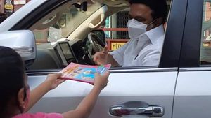 தளபதி, தளபதி ஐயா.. முதல்வர் கான்வாயை நிறுத்திய 11 வயது சிறுமி.. காஞ்சிபுரத்தில் பரபரப்பு! 