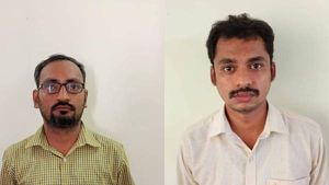  இப்படியும் நடக்குமா..கல்லூரி மாணவர் சேர்க்கையில் கல்லா கட்டும் நூதன மோசடி! பெற்றோர்களே உஷார், உஷார்