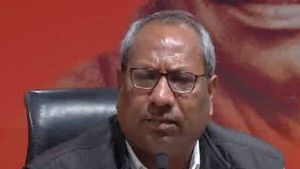 ஏன் என் மகனுக்கு மத்திய அமைச்சர் பதவி கொடுக்கலை? பாஜக மீது உ.பி. கூட்டணி கட்சி தலைவர் பாய்ச்சல் 