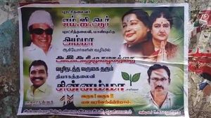 ஓபிஎஸ் கோட்டைக்குள்ளேயே கால்பதித்த 