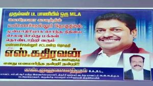 முதல்வன் பட பாணியில் ஒரு எம்எல்ஏ.. திமுக எம்எல்ஏவை பாராட்டி அதிமுக போஸ்டர்.. மண்ணச்சநல்லூரில் பரபரப்பு 