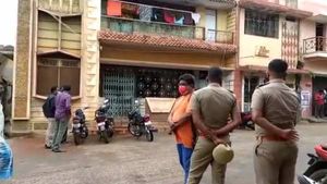 மதுரை, தேனியில் செல்போன், பிரியாணி கடைகளில் இன்று காலை முதல் என்.ஐ.ஏ. அதிகாரிகள் அதிரடி சோதனை! 