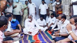 தமிழக கோயில்களில் 5 ஆண்டுகள் வேலை செய்தவர்களின் பணி நிரந்தரம் செய்யப்படும் - அமைச்சர் சேகர்பாபு 