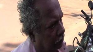 திருமணத்தை தடுக்கின்ற நல் உள்ளங்களுக்கு நன்றி... போஸ்டர் ஒட்டிய இளசுகள் -  மன உளைச்சலில் முதியவர் 