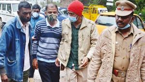 கோடநாடு வழக்கு: சயானிடம் நடந்த மறுவிசாரணை அறிக்கை இன்று உதகை கோர்ட்டில் தாக்கல்-சிக்குவது எடப்பாடியா?