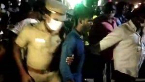 கள்ளக்காதலனுடன் ஓடிய மனைவி.. செல்போன் கோபுரத்தில் ஏறி கணவன் தற்கொலை மிரட்டல் 
