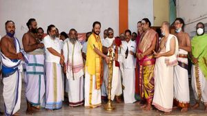 தமிழக கோயில்களில் மரபு மாறாமல் ஆன்மீக பணி நடக்க தெய்வீக கைங்கர்ய பேரவை வலியுறுத்தல் 