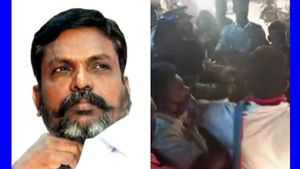 திருமாவளவன் கருத்தரங்கிற்குள் கத்தியுடன் நுழைந்த நபர்.. ஒரே பரபரப்பு.. போலீஸ் விசாரணை 