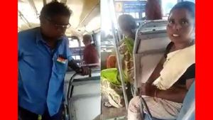  செருப்பை கழற்றி பெண்ணை அடிக்க முயன்ற பஸ் டிரைவர்.. நடுவழியில் இறக்கி விட்டு அராஜகம்.. வீடியோ