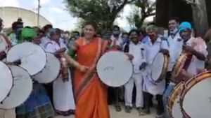  தப்பாட்டத்துக்கு  ஆடிய ரோஜா..  உற்சாகமூட்டிய  கலைஞர்கள்.. சொந்த தொகுதியில் செம்ம! 