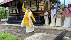  தேங்காய் தானே உடைச்சேன்; அதை வைத்து இத்தனை மீம்ஸா..ரசித்த சசிதரூர் 