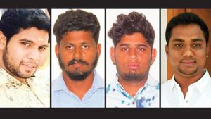ஒருபக்கம் கோடநாடு: இன்னொருபக்கம் பொள்ளாச்சி: 4 பேரை வளைத்த சிபிஐ: கூடுதல் குற்றப்பத்திரிகை தாக்கல் 