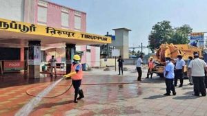 திருப்பூரில் அச்சமூட்டும் பாசிட்டிவ் விகிதம்.. கூடுதல் கட்டுப்பாடுகள் அறிவிப்பு.. மீண்டும் ஊரடங்கு?