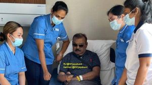 நான் நல்லா இருக்கேன்.. செவிலியர்களுடன் சத்ரியன் படம் பார்த்தேன்.. விஜயகாந்த் ட்வீட் 
