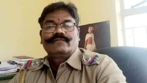 மஜக நிர்வாகி படுகொலை.. கஞ்சா வியாபாரிகளை கைது செய்ய தவறி வாணியம்பாடி இன்ஸ்பெக்டர் சஸ்பெண்ட் 