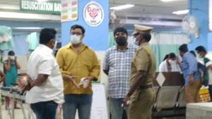சேலத்தில் நட்சத்திர தங்கும் விடுதியில் பாலியல் தொழில்.. தொழில் அதிபர்கள், பெண்கள் சிக்கியது எப்படி? 