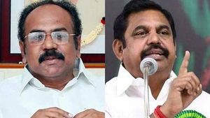 கொட்டிய மழை! குடைபிடித்து அமர்ந்து பேச்சை கேட்ட பொதுமக்கள்! இ.பி.எஸ்ஸை வறுத்தெடுத்த அமைச்சர் தங்கம்! 