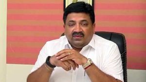 ஆபாசம்.. அடையாள குழப்பவாதி.. மீடியா இடம் கொடுக்குது பாருங்க: விட்டு விளாசிய பிடிஆர்.. யாரை தெரியுதா?