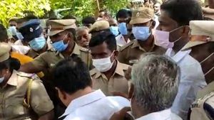 லேட்டா வந்தாலும் லேட்டஸ்டா சமபவம் பண்றாங்கப்பா...இடையம்பட்டியில் அதிமுகவினர் மறியல் 