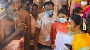 பூஜை ஒன்றையே உயிர் மூச்சாக கருதுகிறோம்.. துர்கா ஸ்டாலினிடம் ஸ்ரீரங்கம் கோயில் பட்டர்கள் கோரிக்கை..! 