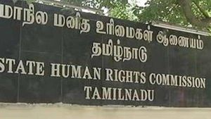 கிராமவாசி கைது வழக்கு.. ராமநத்தம் ஆய்வாளர் உட்பட 3 பேருக்கு ரூ.1 லட்சம் அபராதம்: மனித உரிமை ஆணையம்