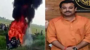 Ashish Mishra: லக்கிம்பூர் வன்முறை: ஆசிஷ் மிஸ்ரா குற்றப்பிரிவு அலுவலகத்தில் இன்று நேரில் ஆஜர்