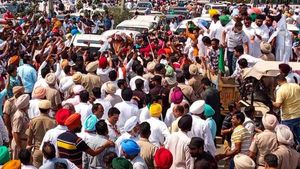 விவசாயிகள் போராட்டம்: அமைச்சர் மகன் ஆஷிஷ் எங்கே?.. நண்பர்கள் இருவர் கைது! 
