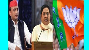 ஒரே கல்லில் இரண்டு மாங்காய் அடிக்கும் அகிலேஷ்.. செம வியூகம்.. புது போஸ்டிங்.. கலக்கத்தில் மாயாவதி! 
