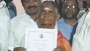  90 வயதில் பஞ்சாயத்து தலைவர் தேர்தலில் வெற்றி.. எதிர்த்தவர்களுக்கு டெபாசிட் காலி.. அசர வைத்த பாட்டி! 