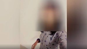  கன்னியாகுமரியில் கல்லூரி மாணவி தற்கொலை.. ஆபாச படம் வெளியிட்ட காதலன் கைது.. பகீர் தகவல் 