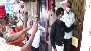 புதுச்சேரியில் மசாஜ் சென்டர்களில் விபச்சாரம்..   நகராட்சி அதிகாரிகள் எடுத்த அதிரடி ஆக்சன் 