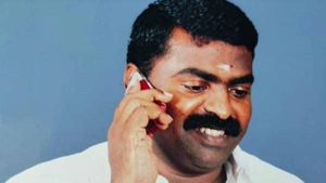 காரைக்கால் பாமக செயலாளர் தேவமணி கொலை வழக்கில் திருப்பம்.. சப்-இன்ஸ்பெக்டர் உட்பட 4 பேர் கைது 
