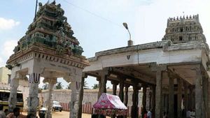 நவராத்திரி:  திருவந்திபுரம் தேவநாதசுவாமி கோவிலில் வரும் 17 வரை பொதுமக்கள் தரிசனத்துக்கு தடை 