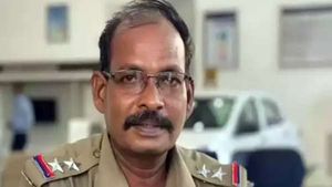 திருச்சி நவல்பட்டு எஸ்எஸ்ஐ பூமிநாதன் கொலை வழக்கில் 2 சிறுவர்கள் உள்பட 4 பேர் கைது 