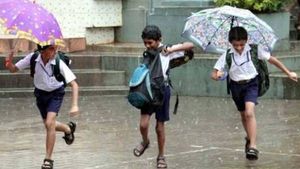 கன்னியாகுமரியில் நாளை பள்ளி, கல்லூரிகளுக்கு விடுமுறை, சென்னையில் குறிப்பிட்ட பள்ளிகளுக்கு விடுமுறை 