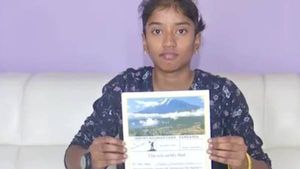 சிறகடிக்கும் சிறுமி சிகரத்தில் ஏறினார்.. கிளிமஞ்சாரோவில் ஏறி சாதனை படைத்த 13 வயது சிறுமி.. எப்படி? 