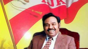 அன்று பாபா; இன்று ஜெய்பீம்; அவர்களுக்கு இது புதிதல்ல; பணத்துக்காக மிரட்டல்; சீண்டும் பாரிவேந்தர்! 