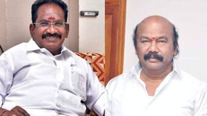 மதுரையை ஆள கடும் போட்டி; மகள் Vs மருமகள்; மேயர் சீட் கோதாவில் செல்லூர் ராஜூ Vs ராஜன் செல்லப்பா! 