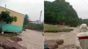 கனமழையால் ஆற்றில் பெருக்கெடுத்த வெள்ளம்...வேலூர் அருகே வீடு இடிந்து விழுந்து 9 பேர் பலி - 4 பேர் படுகாயம் 