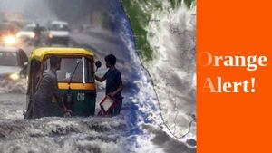  Orange Alert: கேரளாவில் வெளுத்து வாங்கும் கனமழை.. 6 மாவட்டங்களுக்கு ஆரஞ்ச் அலர்ட்..!