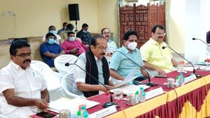 மதுரை வட்டார காய்கறி,பழ விவசாயிகளுக்கு குட்நியூஸ்- அமிர்தா ரயில் ஒட்டன்சத்திரத்தில் நிற்க பரிந்துரை!