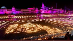 ஜொலிக்கும் அயோத்தி.. தீபாவளி தினத்தன்று ஒளிரும் 12 லட்சம் அகல் விளக்குகள்.. கண்களை கவரும் காட்சி