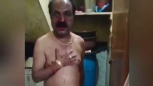 மது போதையில் ஆடை இல்லாமல் அடுத்தவர் வீட்டிற்குள் புகுந்த அதிமுக EX எம்பிக்கு அடி உதை? 