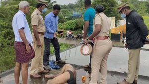 திருவள்ளூர் பரபரப்பு! மெழுகுவர்த்தி தர லேட்டானதால் விபரீதம்.. அப்பாவை அடித்த கொன்ற மகன்!